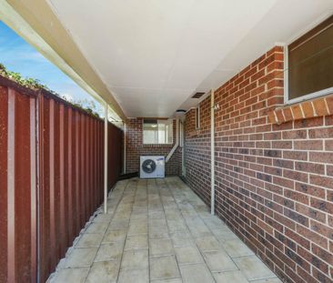Charming Two-bedroom villa close to train station - Photo 1