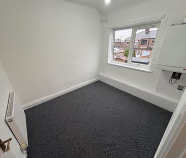 2 Bed Terraced House, Hallam Road, M40 - Photo 2