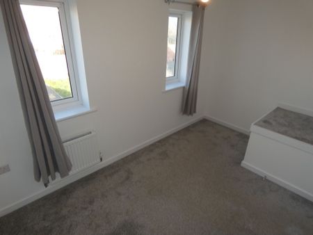 2 bed House - To Let - Photo 2