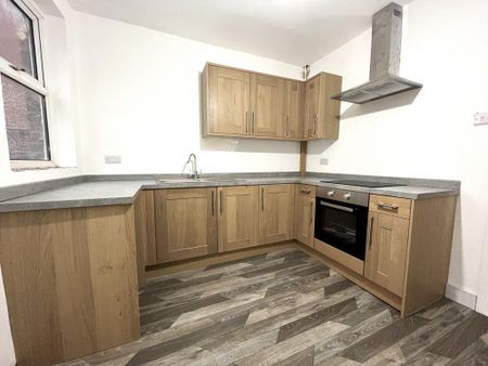 2 bedroom end of terrace house to rent - Photo 5