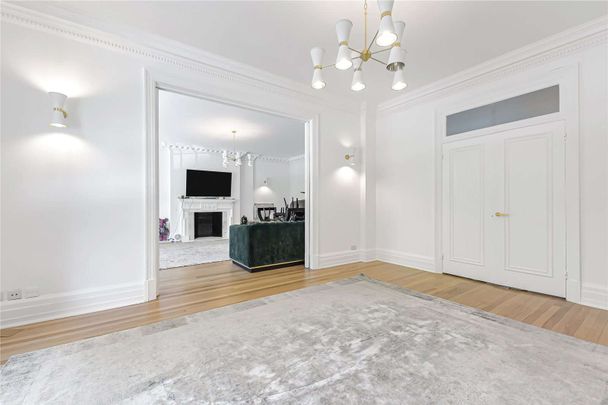 Lateral four bedroom apartment set next to Regents Park - Photo 1