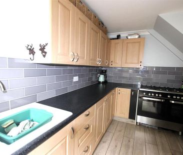 3 bedroom terraced house to rent - Photo 4