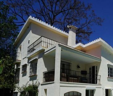 Luxury Villa for rent in Nueva Andalucia, Andalusia - Photo 2