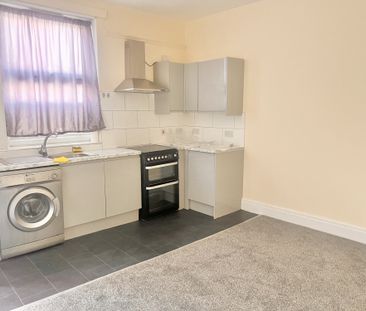 Shafton Place, LS11 - Photo 2