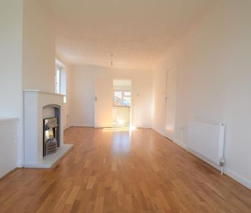 Deirdre Avenue, Wickford, Essex, SS12 - Photo 4