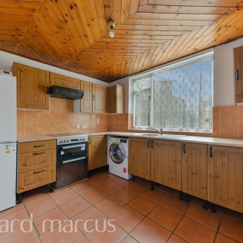 Clarence Crescent, London - Photo 1