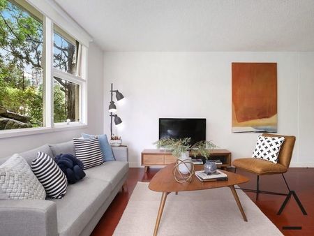 Modern Private One Bedroom Apartment - Photo 4