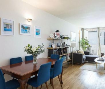 3 bedroom mews to rent - Photo 2