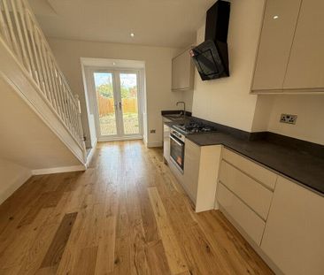 2 bedroom semi-detached house to rent - Photo 5