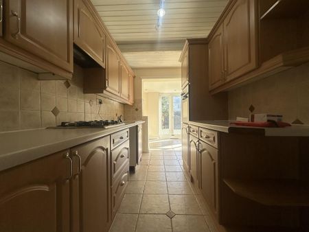 4 bedroom terraced house to rent - Photo 4