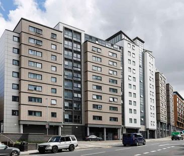 Extra Large Standard Double Ensuite: Three Bed Flat - Photo 3