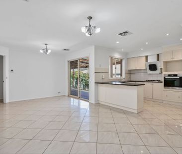 6 Cockatoo Close Nicholls ACT - Photo 1
