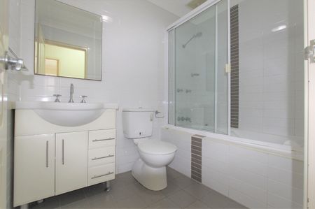 Spacious two-bedroom apartment conveniently located near Wentworthville Train Station - Photo 5