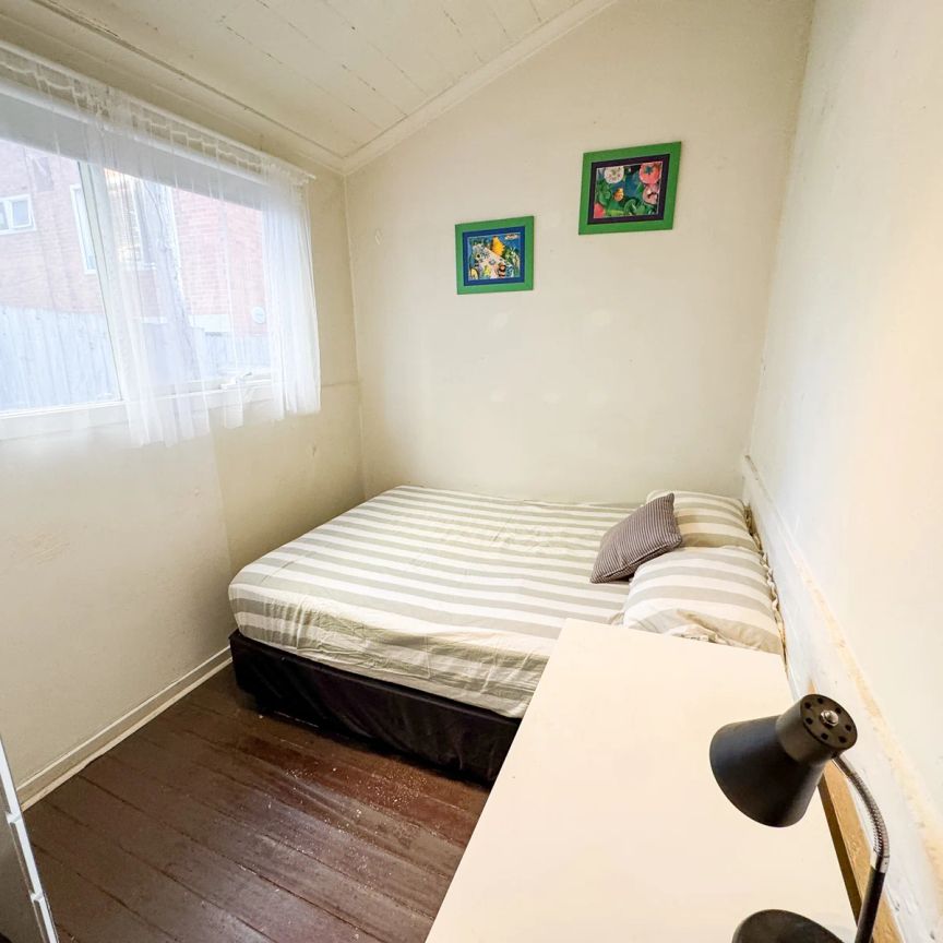 Room E, 2/96 Grey Street, St Kilda - Photo 1