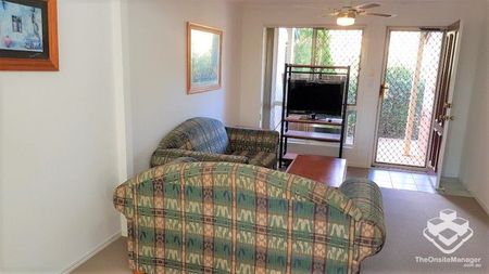 Fully Furnished 3 Bedroom Townhouse in Sunnybank - Photo 2