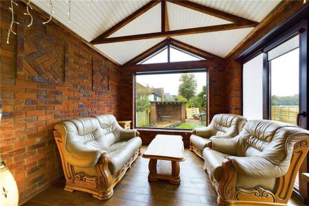 3 bedroom detached house to rent - Photo 3