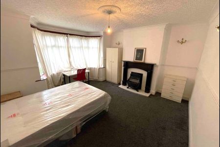 St Annes Road 5 Bedroom House - Photo 4