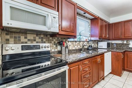 For Lease - 24 Clarion Road Unit# Main, Toronto, Ontario - Photo 2