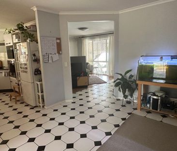 Four Bedroom Family Home in Runcorn with super location - Photo 1