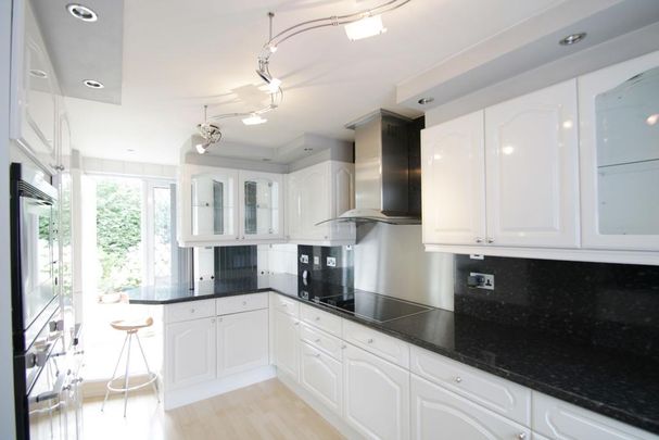 3 bedroom semi-detached house to rent - Photo 1