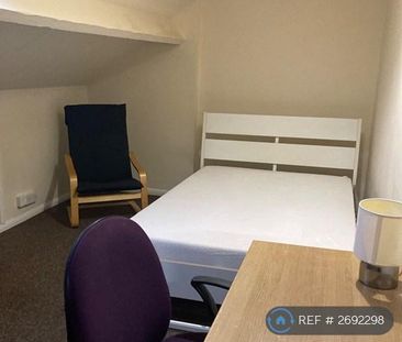 1 bedroom in a house share to rent - Photo 4