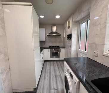 Room in a Shared House, Langbrook Road, SE3 - Photo 4