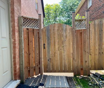 For Lease - 1450 Greenbriar Drive, Oakville, Ontario - Photo 4