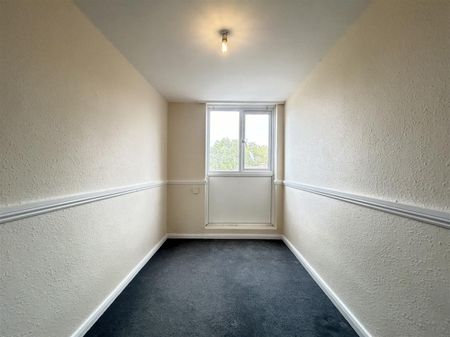 4 Bedroom Maisonette To Let - Photo 2