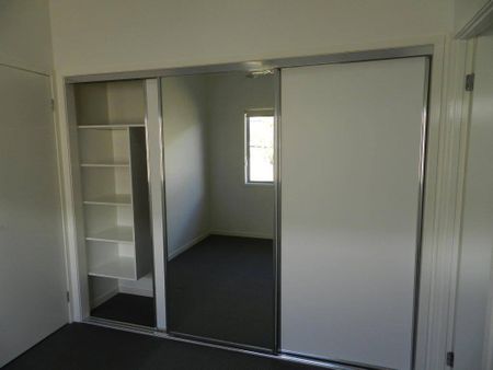 Beautiful Spacious and Well presented - Photo 5