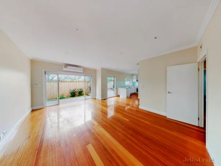 3 Bed, 2 Bath - Photo 4
