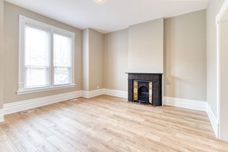 For Lease - 944 5th Avenue, Owen Sound, Ontario - Photo 2