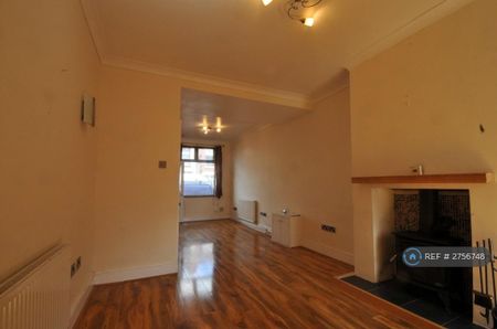 2 bedroom terraced house to rent - Photo 2