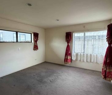 SPACIOUS & BRIGHT FAMILY HOME IN HEART OF NEW ... - Photo 3