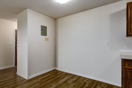2 Bedroom - Photo 4