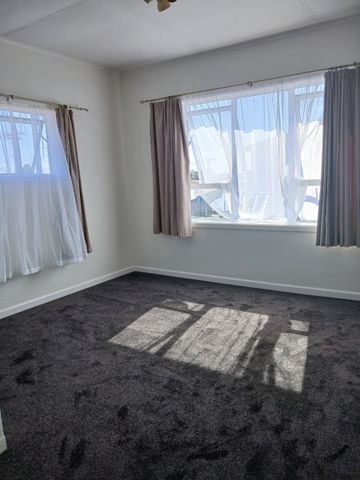 Newly Renovated Family Haven on Victoria Rd, Papatoetoe - Photo 2