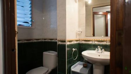 Carrer de Santa Perpètua, Barcelona, Catalonia 08012 - Photo 3