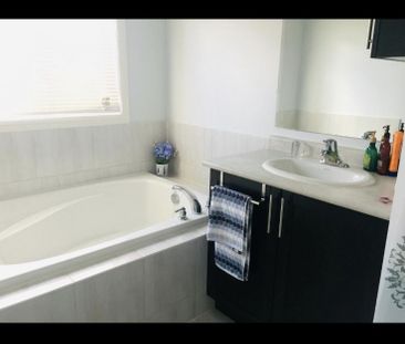 For Lease - 5 Exhibition Crescent, Brampton, Ontario - Photo 1