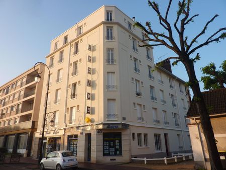 Location Appartement 2 pièces 33m² ST MAUR DES FOSSES 94100 - Photo 2