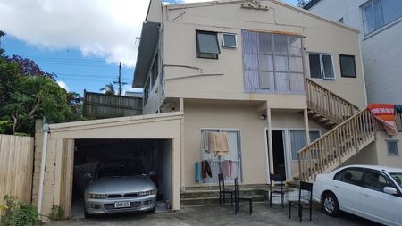 Charming 2BR Onehunga Unit w/AC! - Photo 3