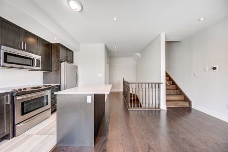 For Lease - 639 Lawrence Avenue Unit# 320, Toronto, Ontario - Photo 3
