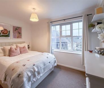 2 bedroom penthouse to rent - Photo 6