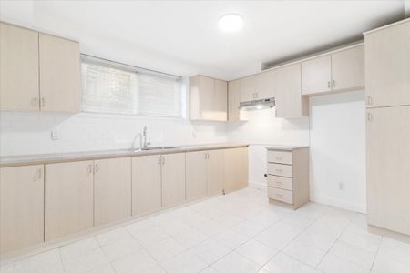 1685 Boul. Desmarchais - Photo 4