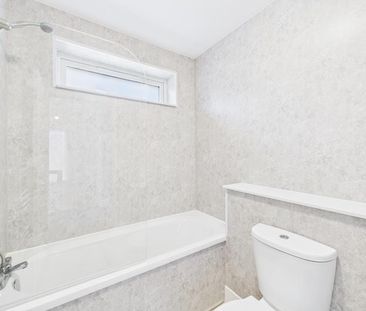 Ermin Street, Brockworth, Gloucester - Photo 3