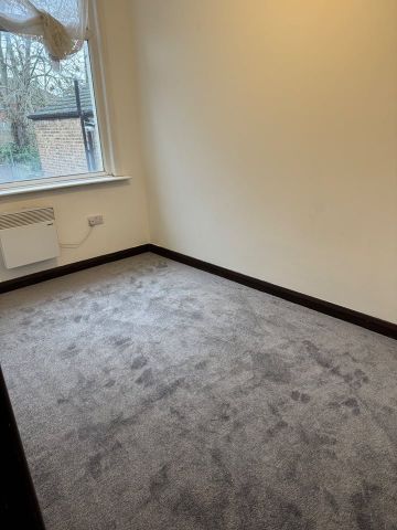 2 Bed Flat, St Mary's Road, SE25 - Photo 2