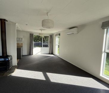 Sunny Family Home in Renwick - Photo 6