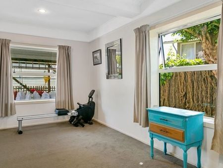 Large Family Home, Excellent School Zone - Photo 5