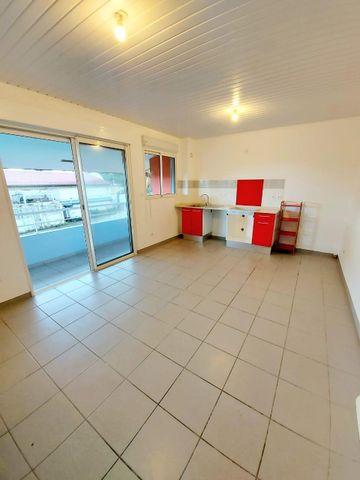Location Appartement 1 pièce 25m² REMIRE MONTJOLY 97354 - Photo 4