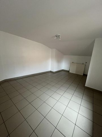Location Appartement 3 pièces 77m² ST CHAMOND 42400 - Photo 4