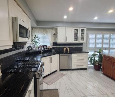 For Lease - 12 Phillpot Lane, Ajax, Ontario - Photo 6