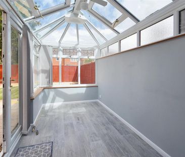 4 bedroom end of terrace house to rent - Photo 5